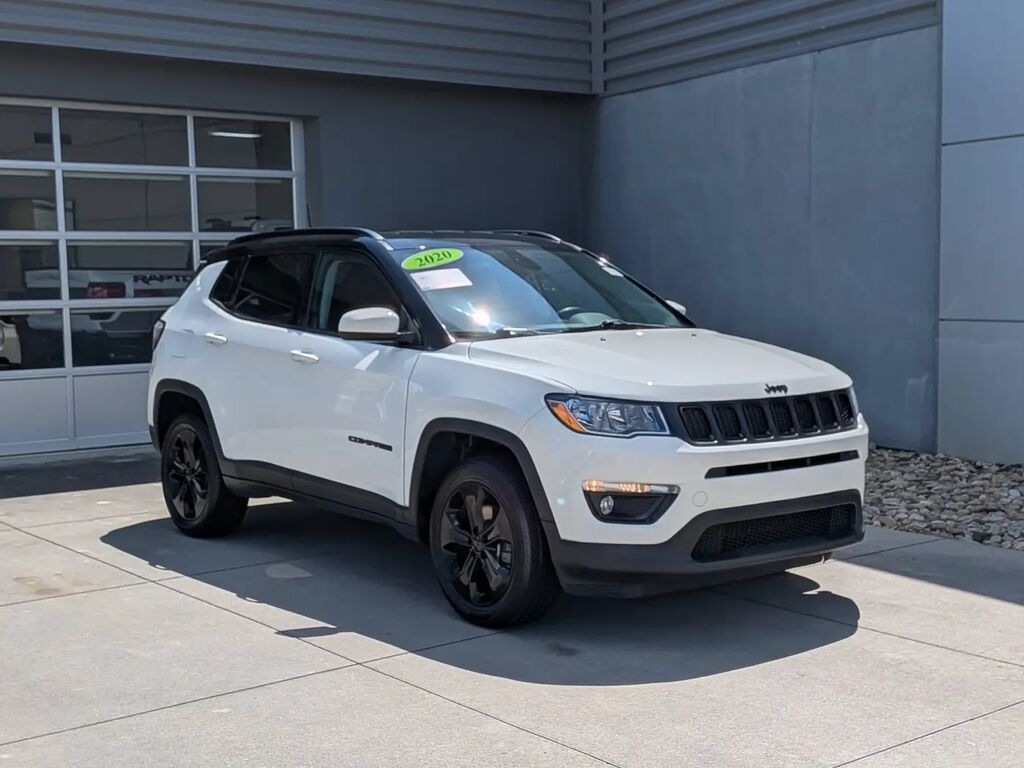 2020 Jeep Compass Latitude — photo 1 of 13