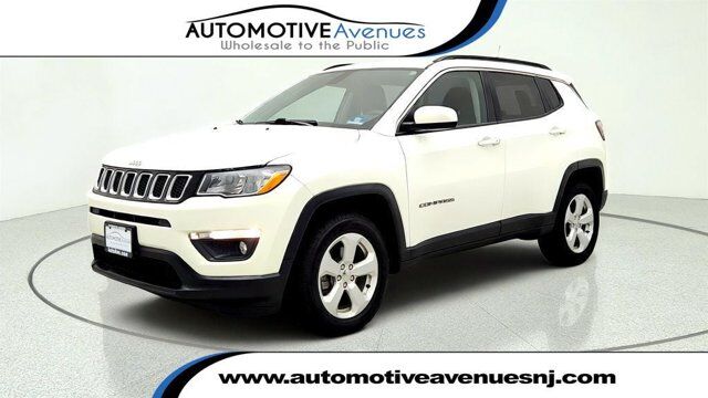 2020 Jeep Compass Latitude — photo 1 of 13