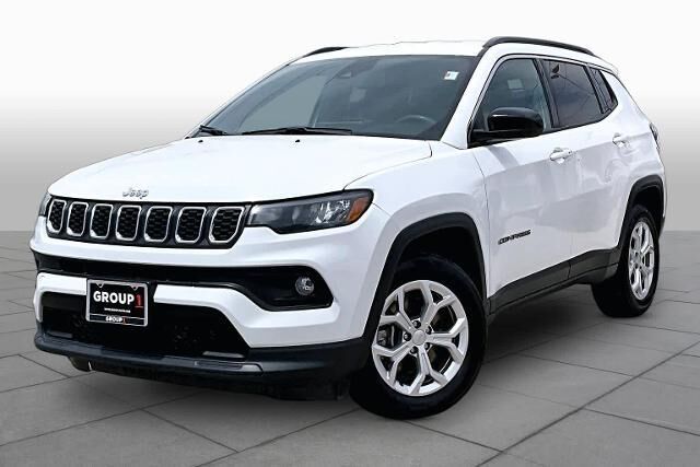 2024 Jeep Compass Latitude — photo 1 of 1