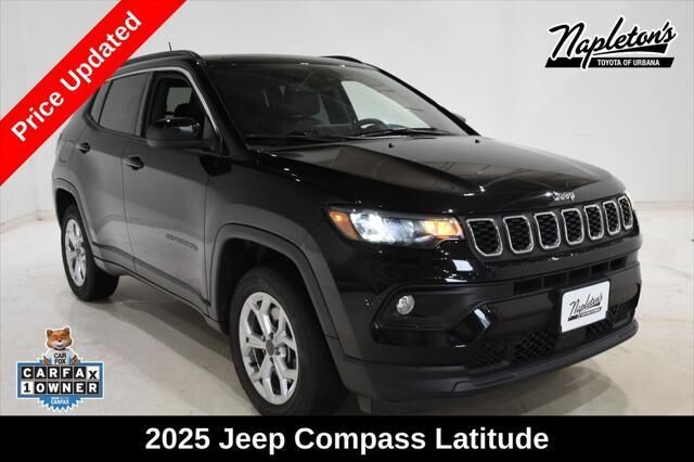 2025 Jeep Compass Latitude — photo 1 of 12