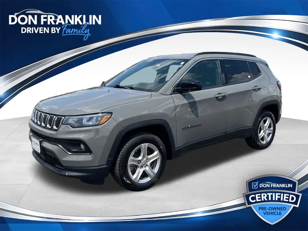 2023 Jeep Compass Latitude — photo 1 of 13