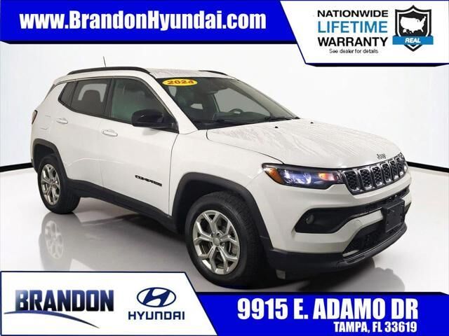 2024 Jeep Compass Latitude — photo 1 of 13