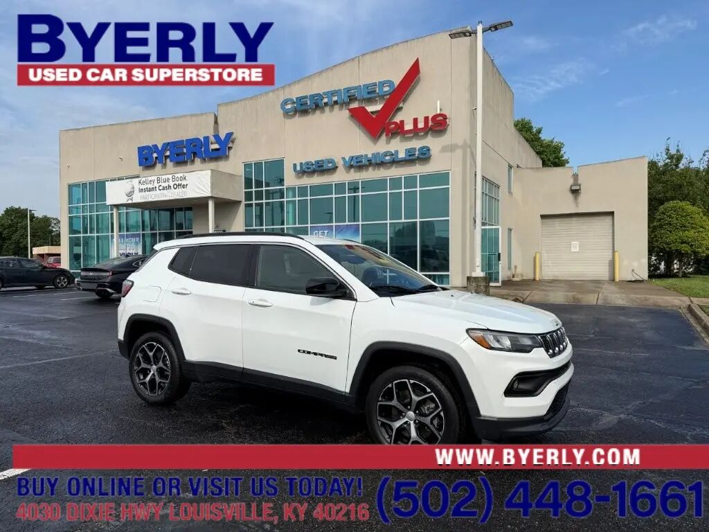 2024 Jeep Compass Latitude — photo 1 of 13