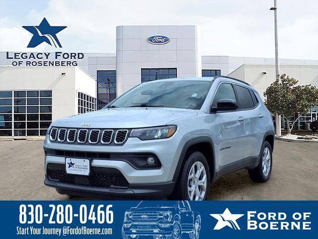 2024 Jeep Compass Latitude — photo 1 of 1