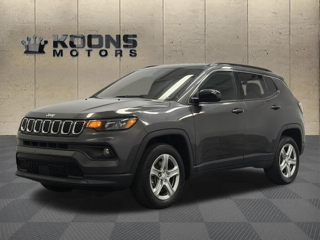 2023 Jeep Compass Latitude — photo 1 of 1
