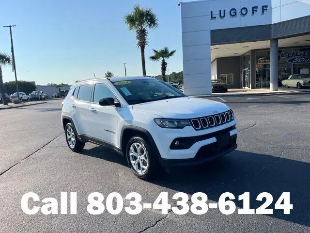 2024 Jeep Compass Latitude — photo 1 of 13