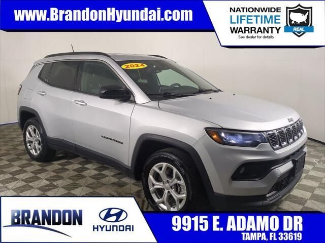 2024 Jeep Compass Latitude — photo 1 of 13