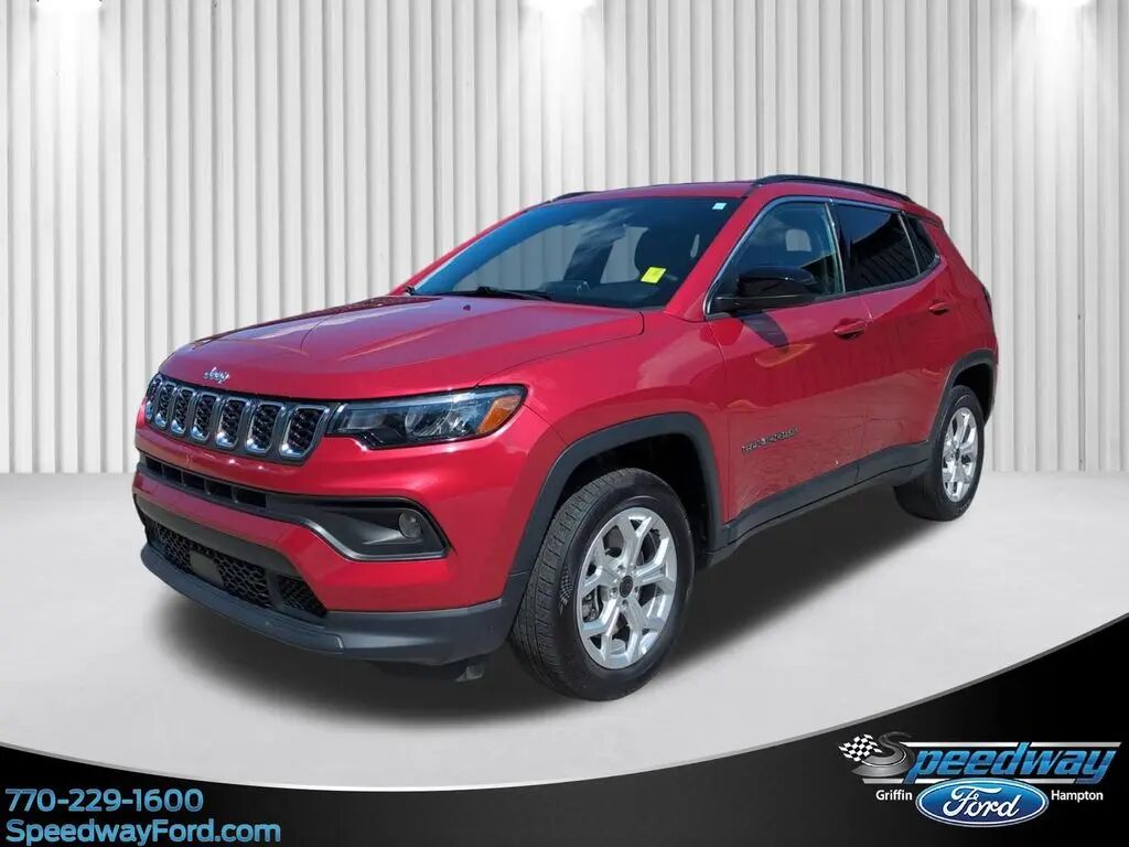 2025 Jeep Compass Latitude — photo 1 of 13