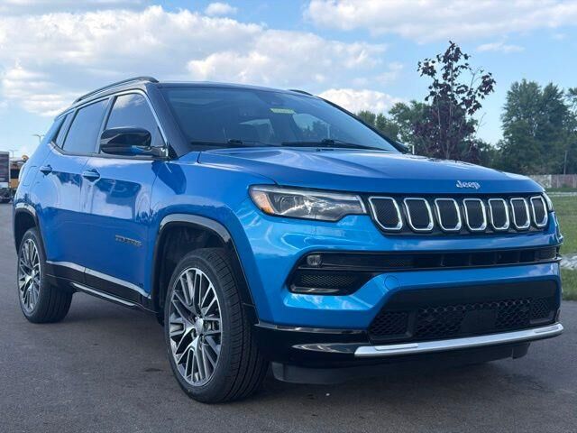 2022 Jeep Compass Limited — photo 1 of 13