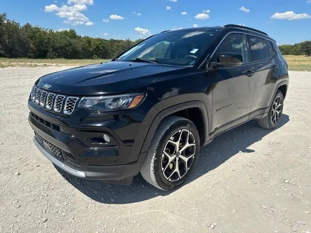 2025 Jeep Compass Limited — photo 1 of 13