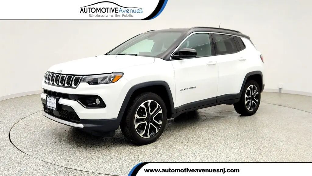 2023 Jeep Compass Limited — photo 1 of 13