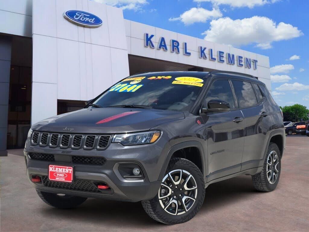 2024 Jeep Compass Trailhawk — photo 1 of 1
