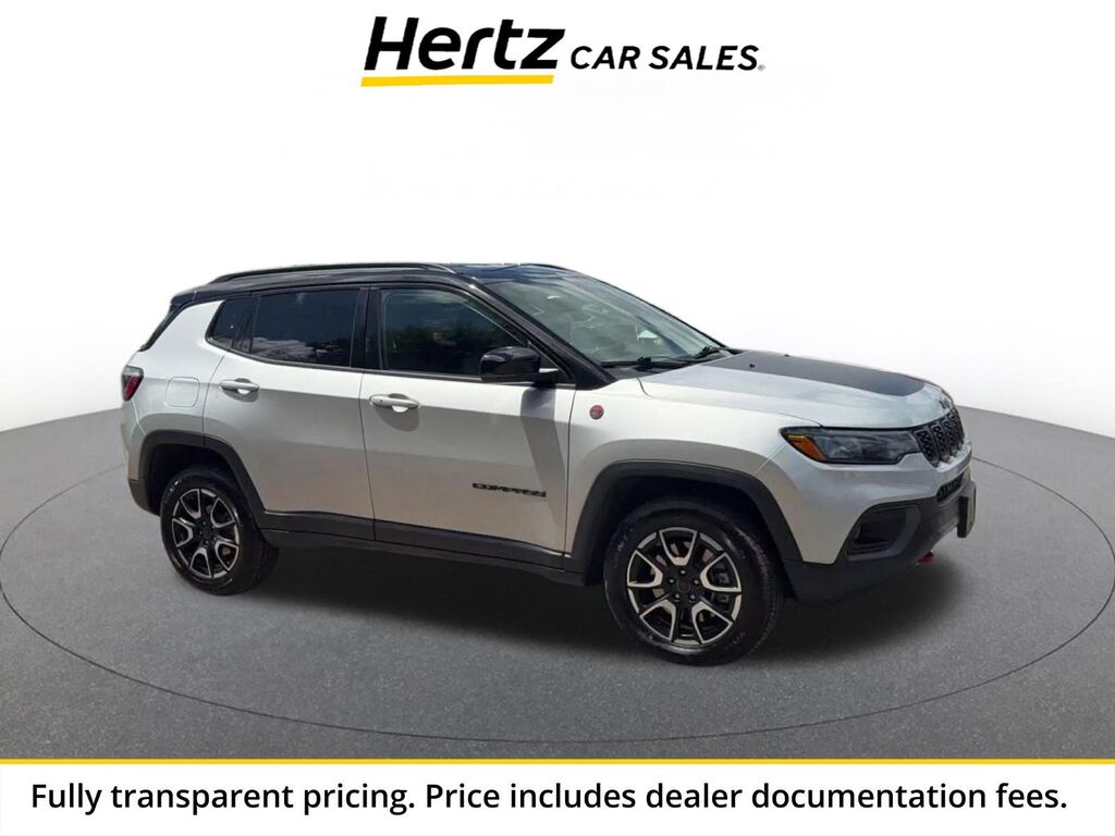 2025 Jeep Compass Trailhawk — photo 1 of 1