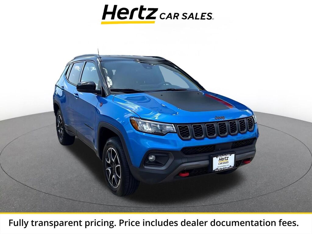 2025 Jeep Compass Trailhawk — photo 1 of 13