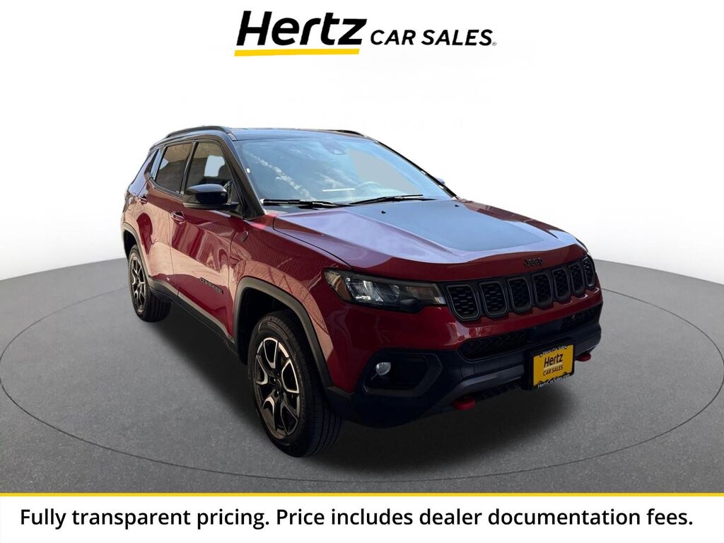 2025 Jeep Compass Trailhawk — photo 1 of 11