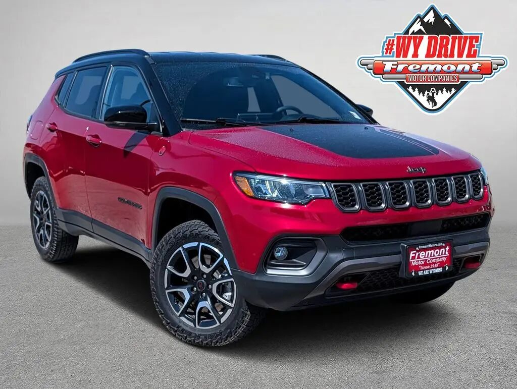 2025 Jeep Compass Trailhawk — photo 1 of 13