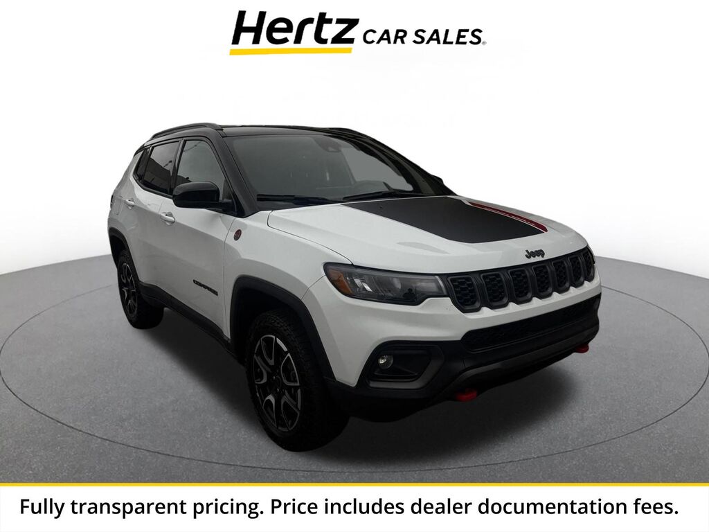 2025 Jeep Compass Trailhawk — photo 1 of 1