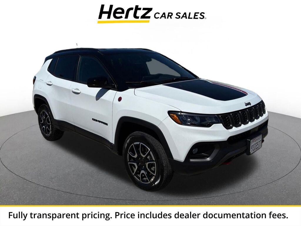 2025 Jeep Compass Trailhawk — photo 1 of 1