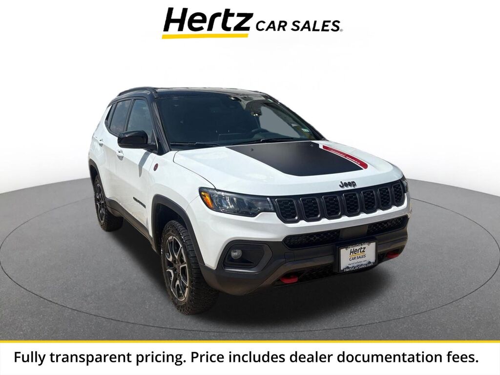 2025 Jeep Compass Trailhawk — photo 1 of 11