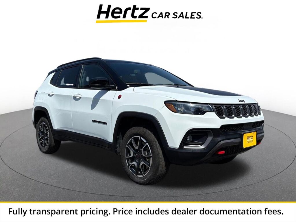 2025 Jeep Compass Trailhawk — photo 1 of 11