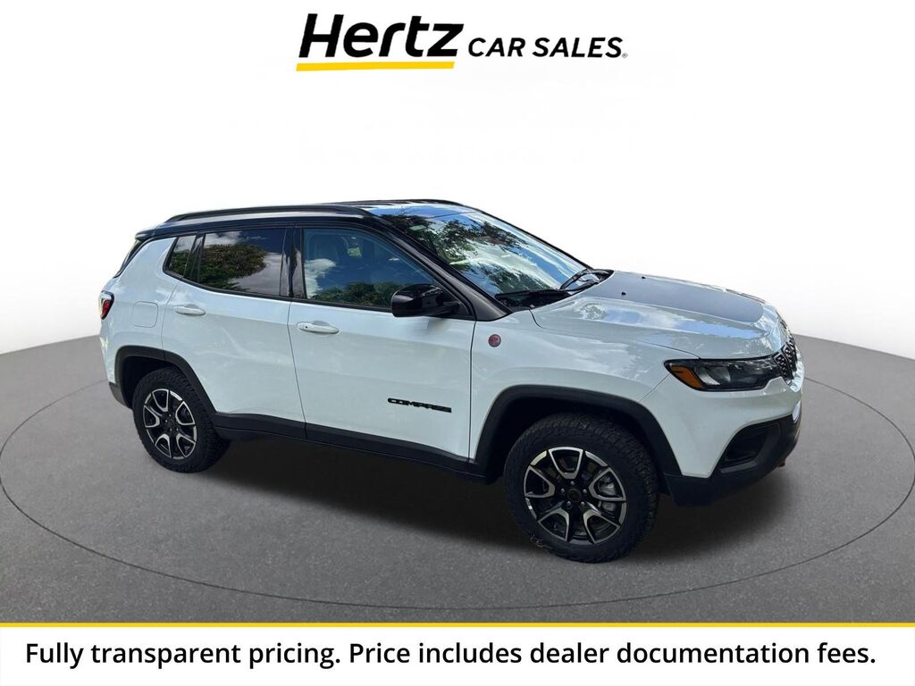 2025 Jeep Compass Trailhawk — photo 1 of 13