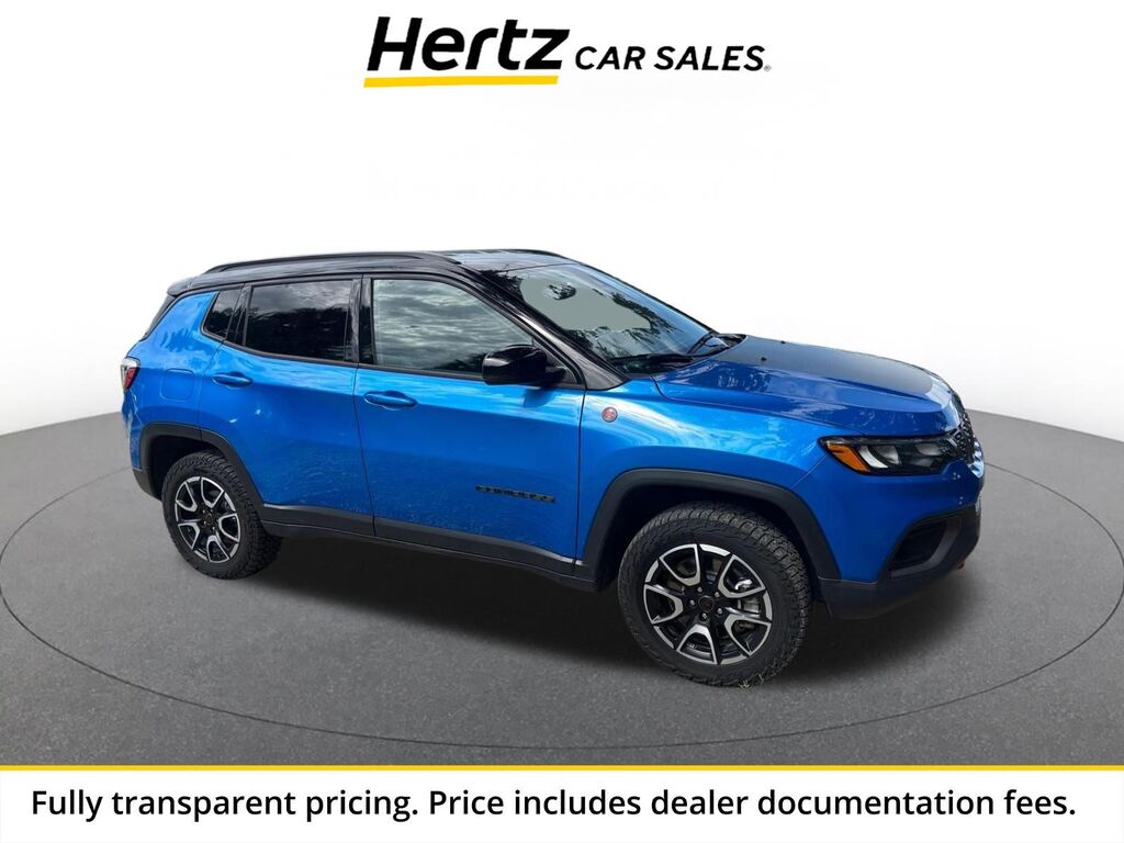 2025 Jeep Compass Trailhawk — photo 1 of 4