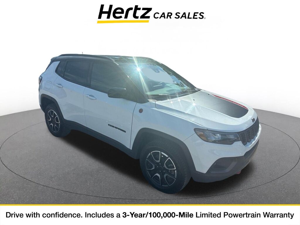 2025 Jeep Compass Trailhawk — photo 1 of 11