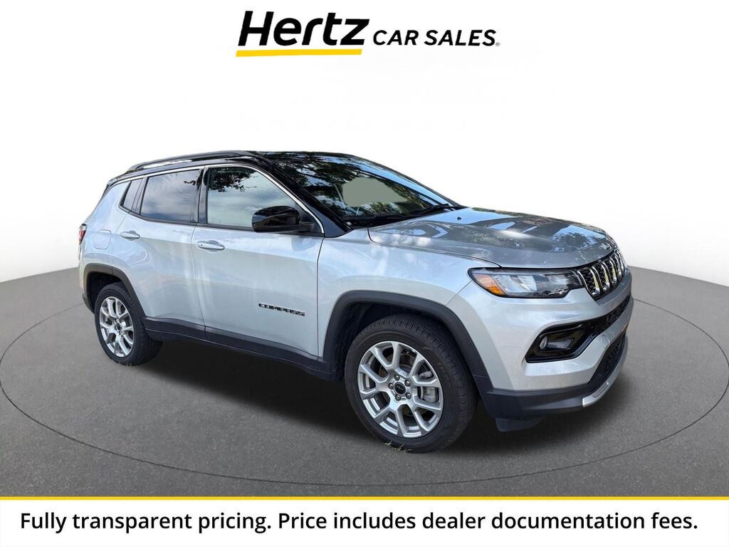 2025 Jeep Compass Trailhawk — photo 1 of 11