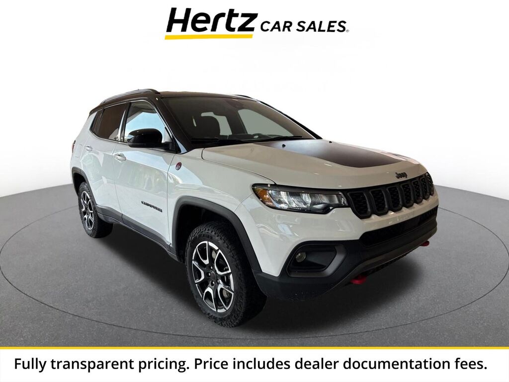 2025 Jeep Compass Trailhawk — photo 1 of 11