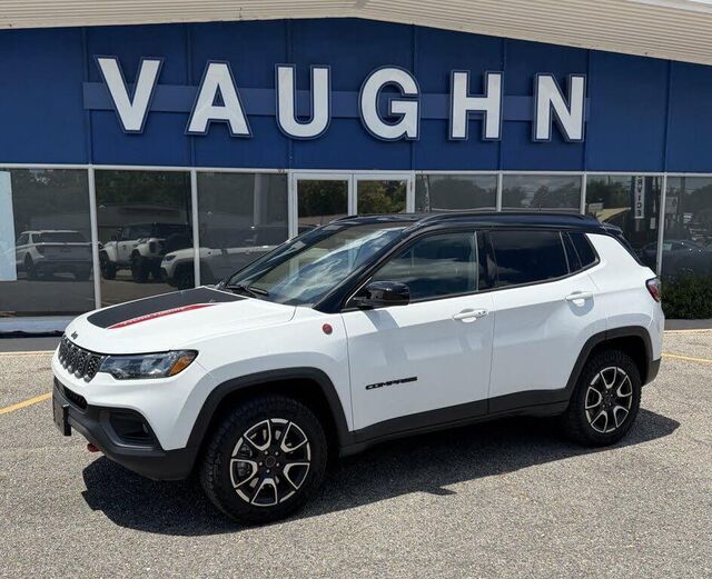 2025 Jeep Compass Trailhawk — photo 1 of 1