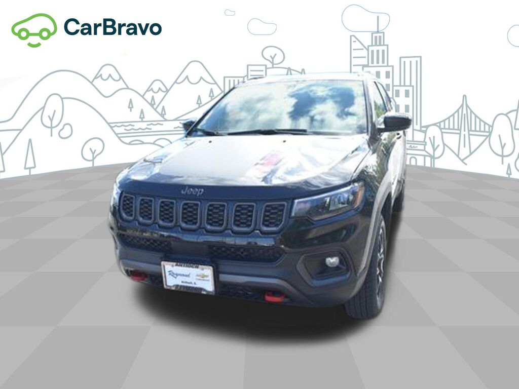 2024 Jeep Compass Trailhawk 4x4 — photo 1 of 7
