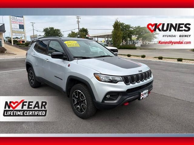 2025 Jeep Compass Trailhawk