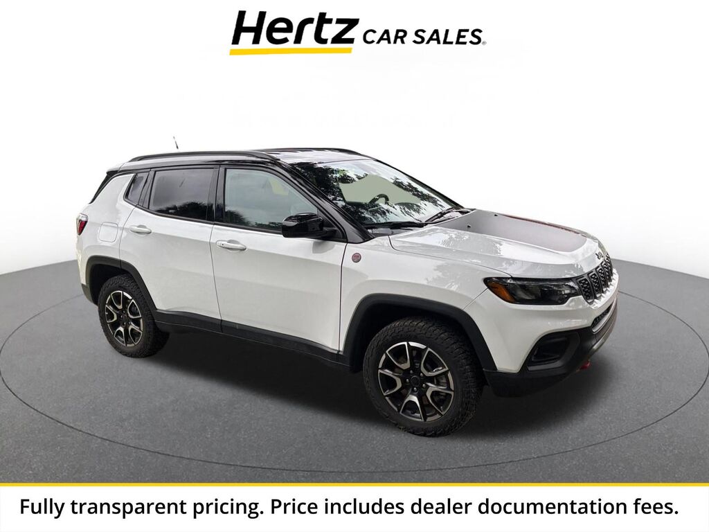 2025 Jeep Compass Trailhawk — photo 1 of 1