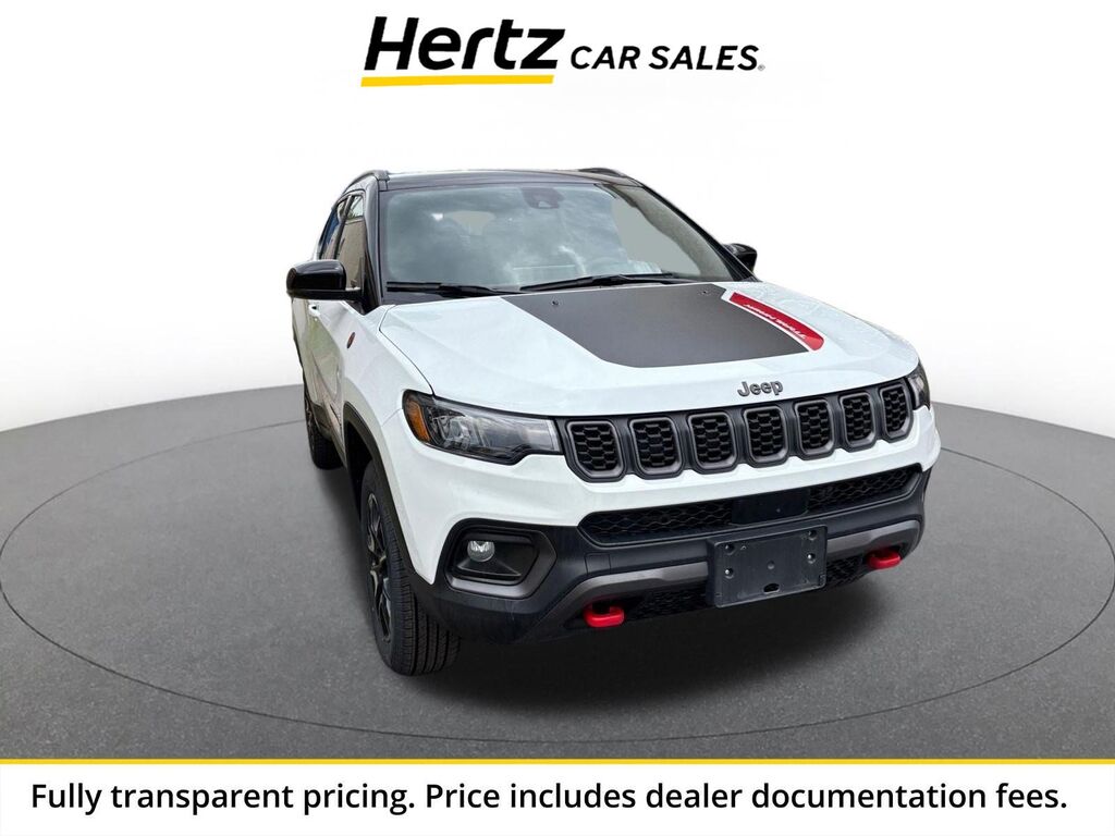 2025 Jeep Compass Trailhawk — photo 1 of 11