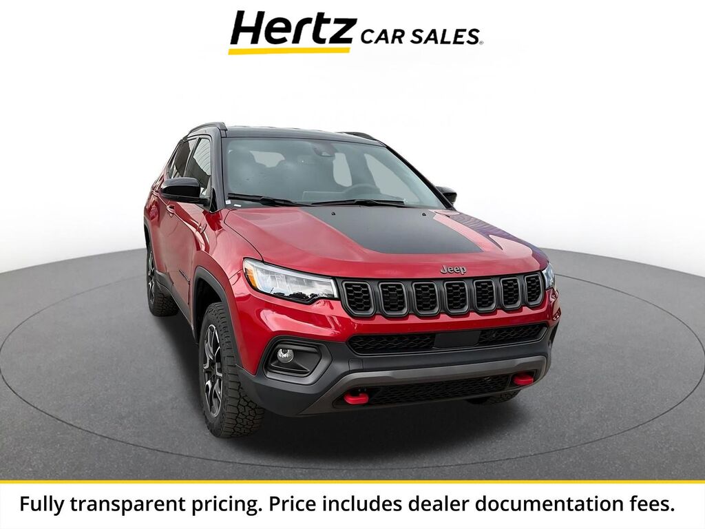2025 Jeep Compass Trailhawk — photo 1 of 11