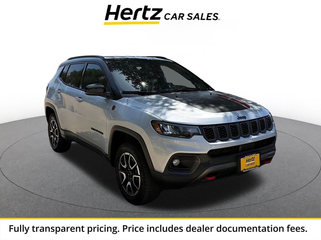2025 Jeep Compass Trailhawk — photo 1 of 13