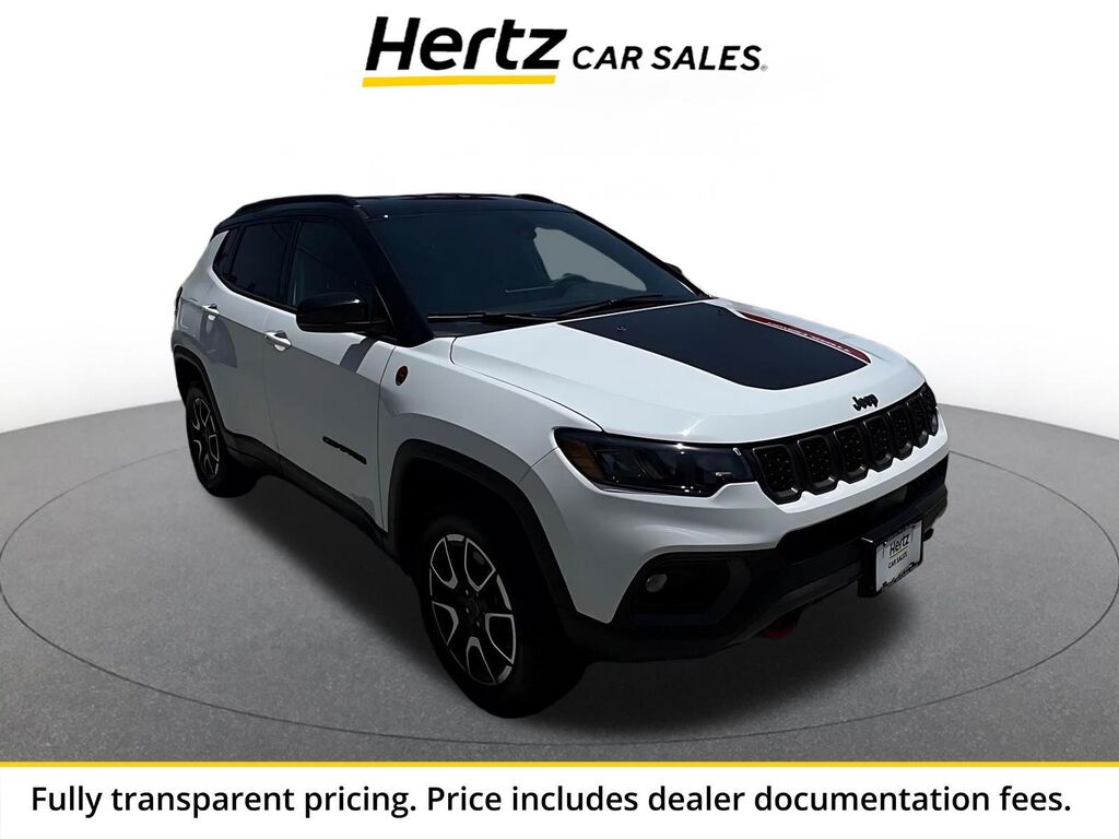 2025 Jeep Compass Trailhawk — photo 1 of 1