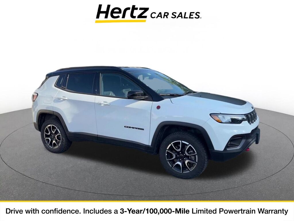 2025 Jeep Compass Trailhawk — photo 1 of 11