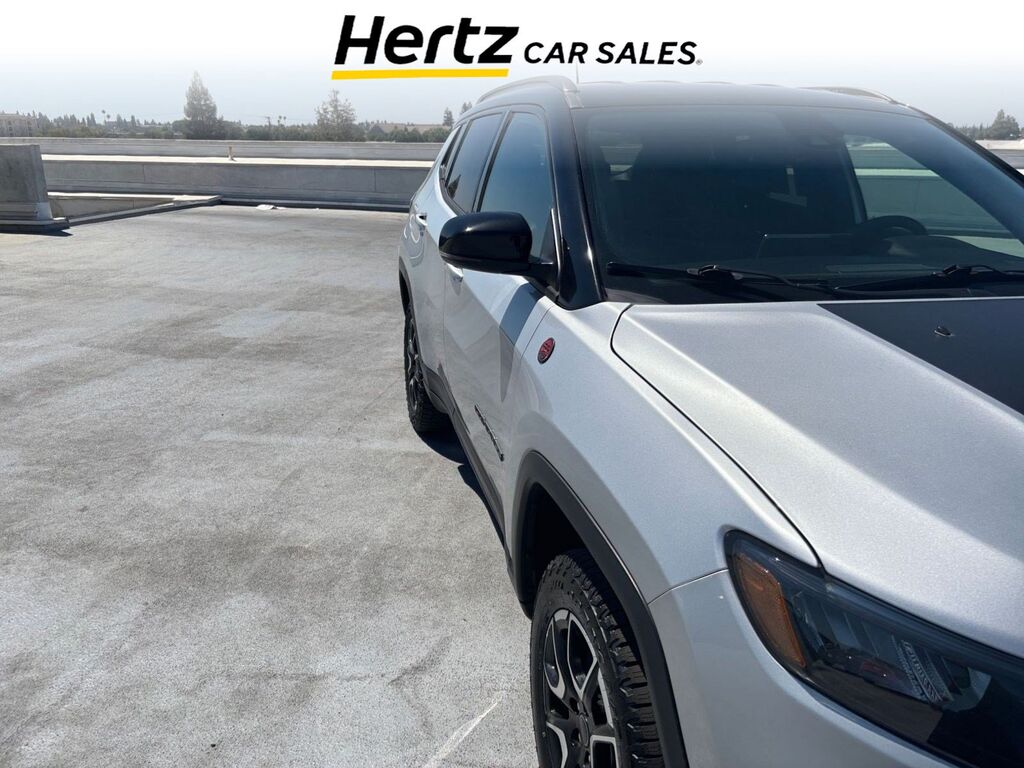 2025 Jeep Compass Trailhawk — photo 1 of 1