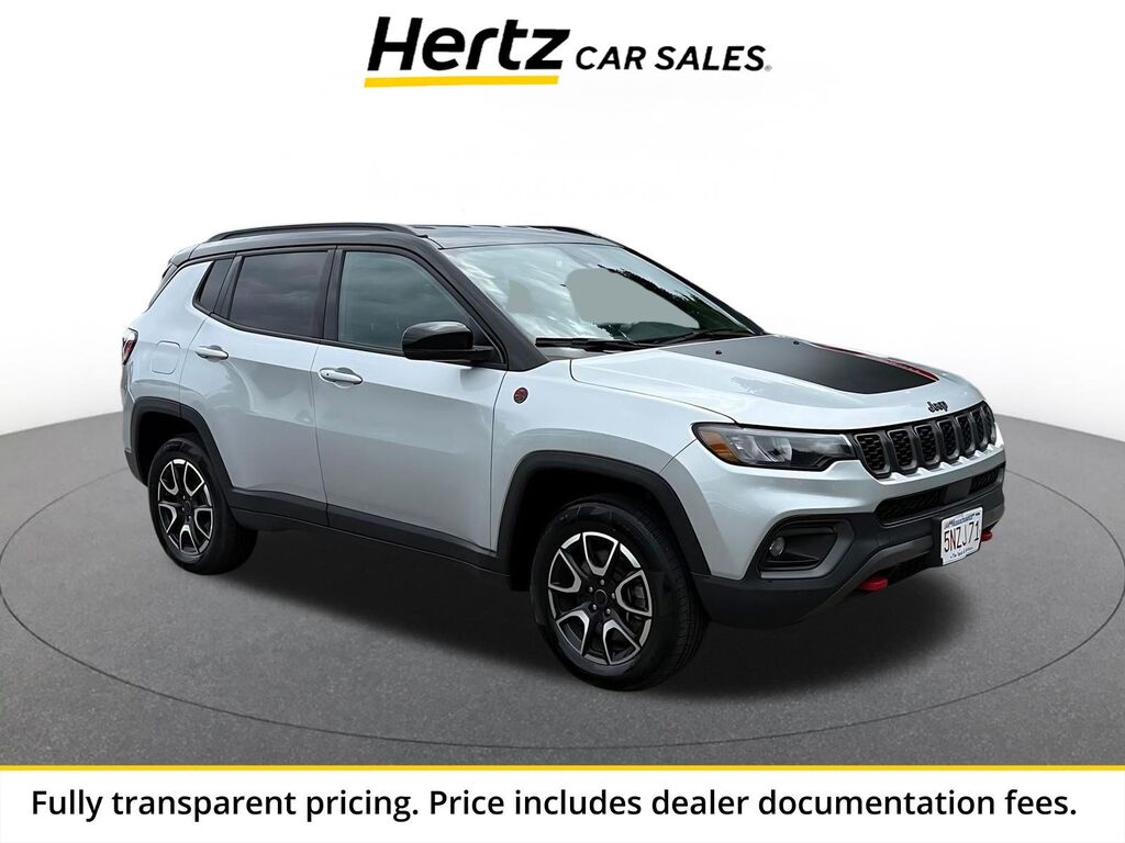 2025 Jeep Compass Trailhawk — photo 1 of 1
