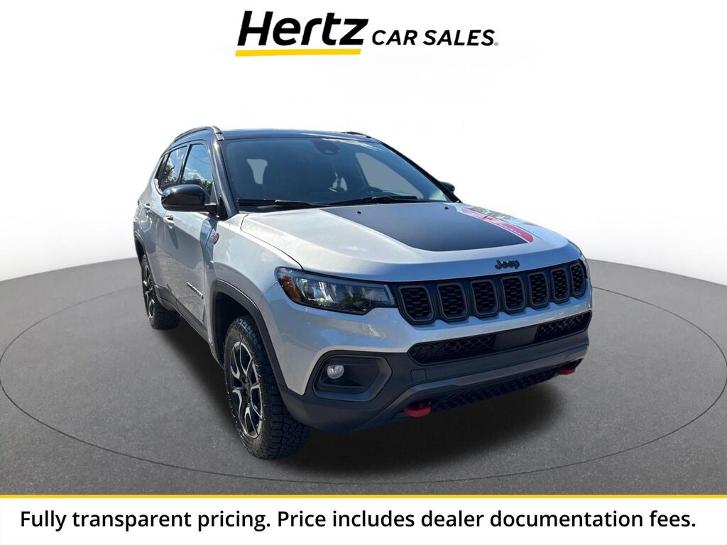 2025 Jeep Compass Trailhawk — photo 1 of 1