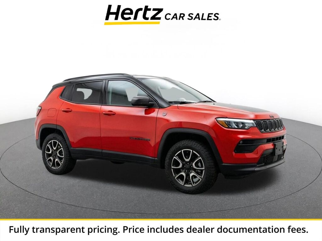 2025 Jeep Compass Trailhawk — photo 1 of 8