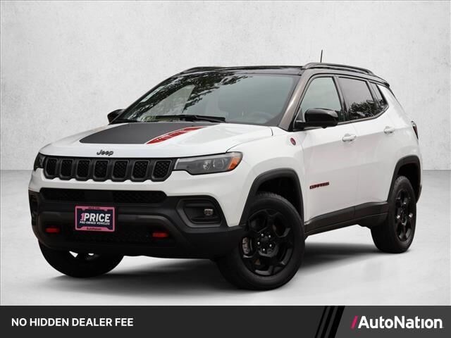 2023 Jeep Compass Trailhawk — photo 1 of 13