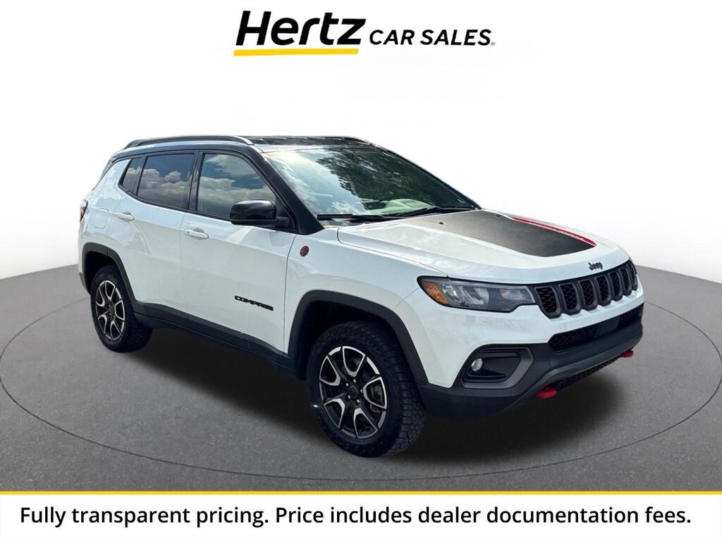 2025 Jeep Compass Trailhawk — photo 1 of 11
