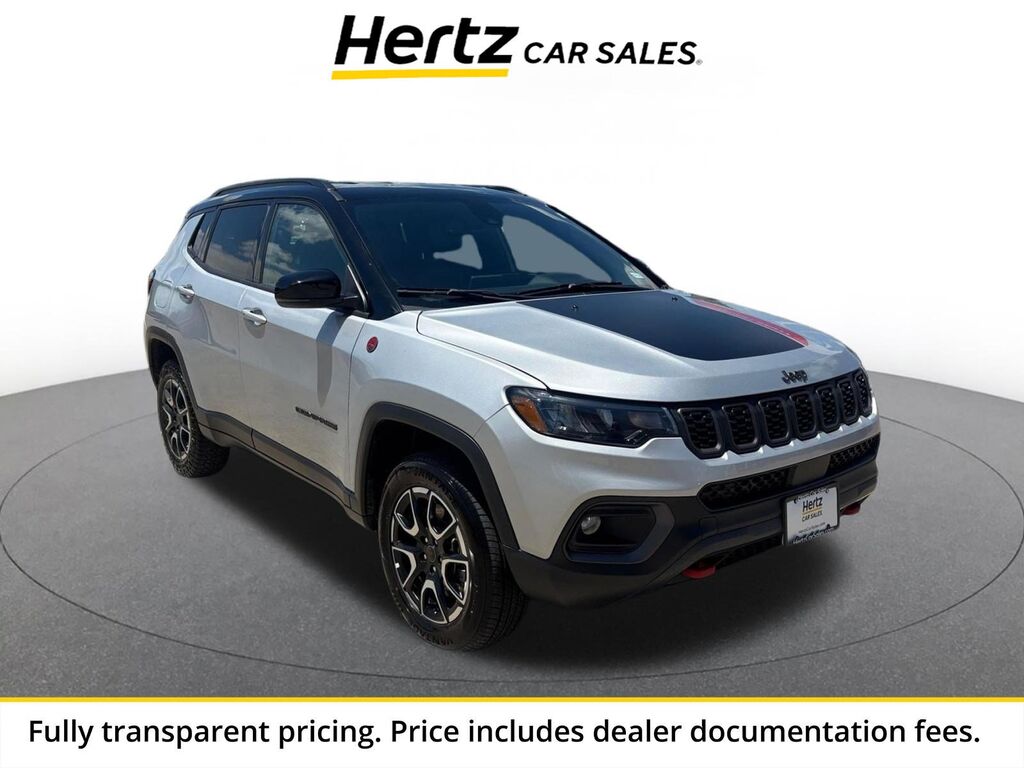 2025 Jeep Compass Trailhawk — photo 1 of 4