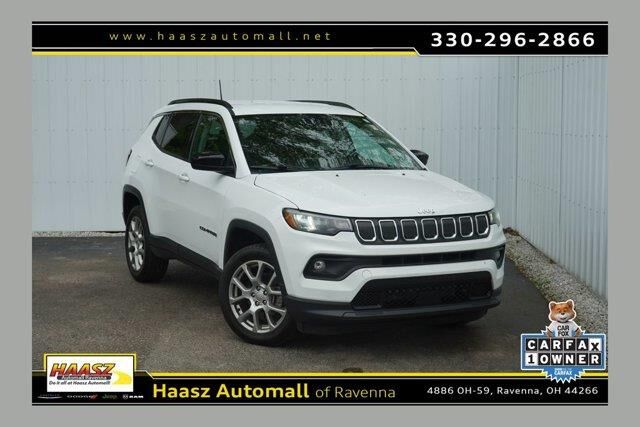 2022 Jeep Compass Latitude Lux — photo 1 of 13