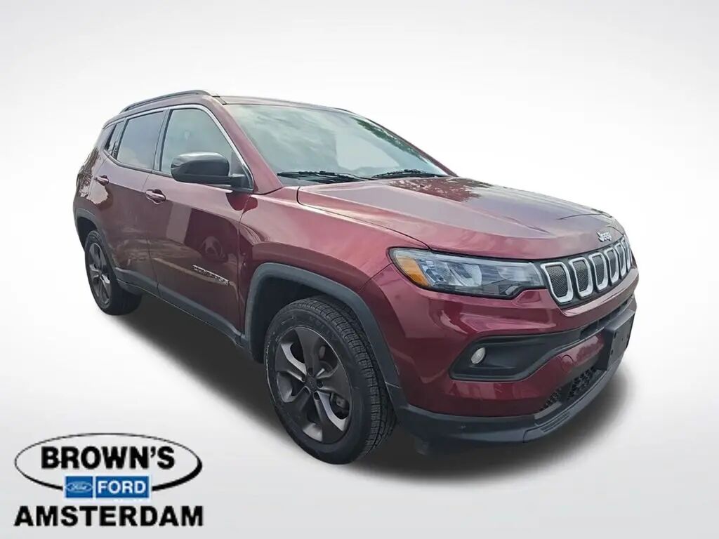 2022 Jeep Compass Latitude Lux — photo 1 of 8