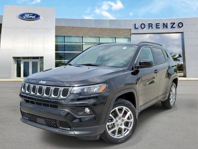 2023 Jeep Compass Latitude Lux