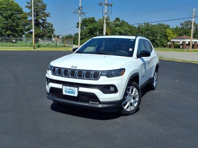 2023 Jeep Compass Latitude Lux