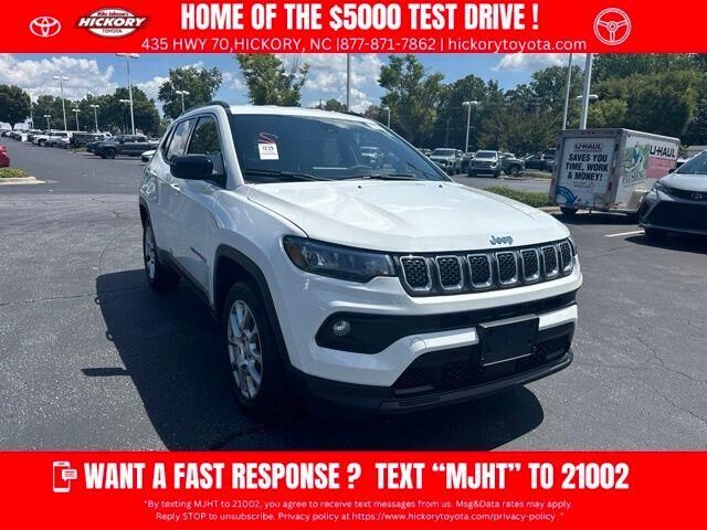 2023 Jeep Compass Latitude Lux